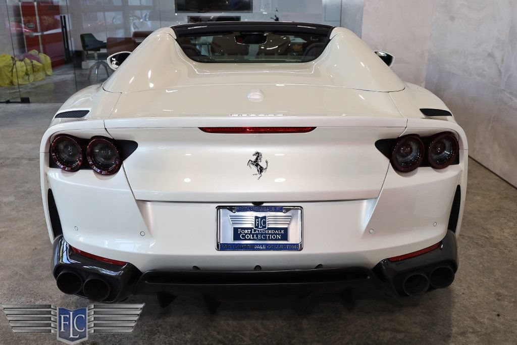 Used 2021 Ferrari 812 GTS RWD image 8