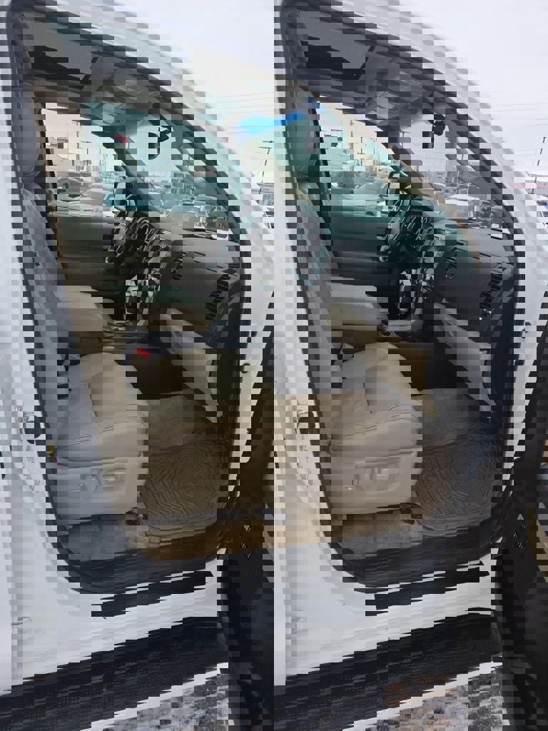 Used 2011 Toyota Sequoia Limited image 33