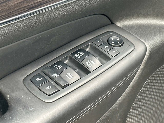 Used 2018 Jeep Grand Cherokee Overland image 14