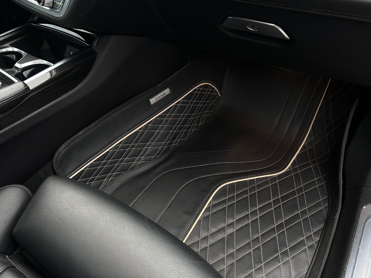 Used 2019 BMW 740i w/ M Sport Package image 29