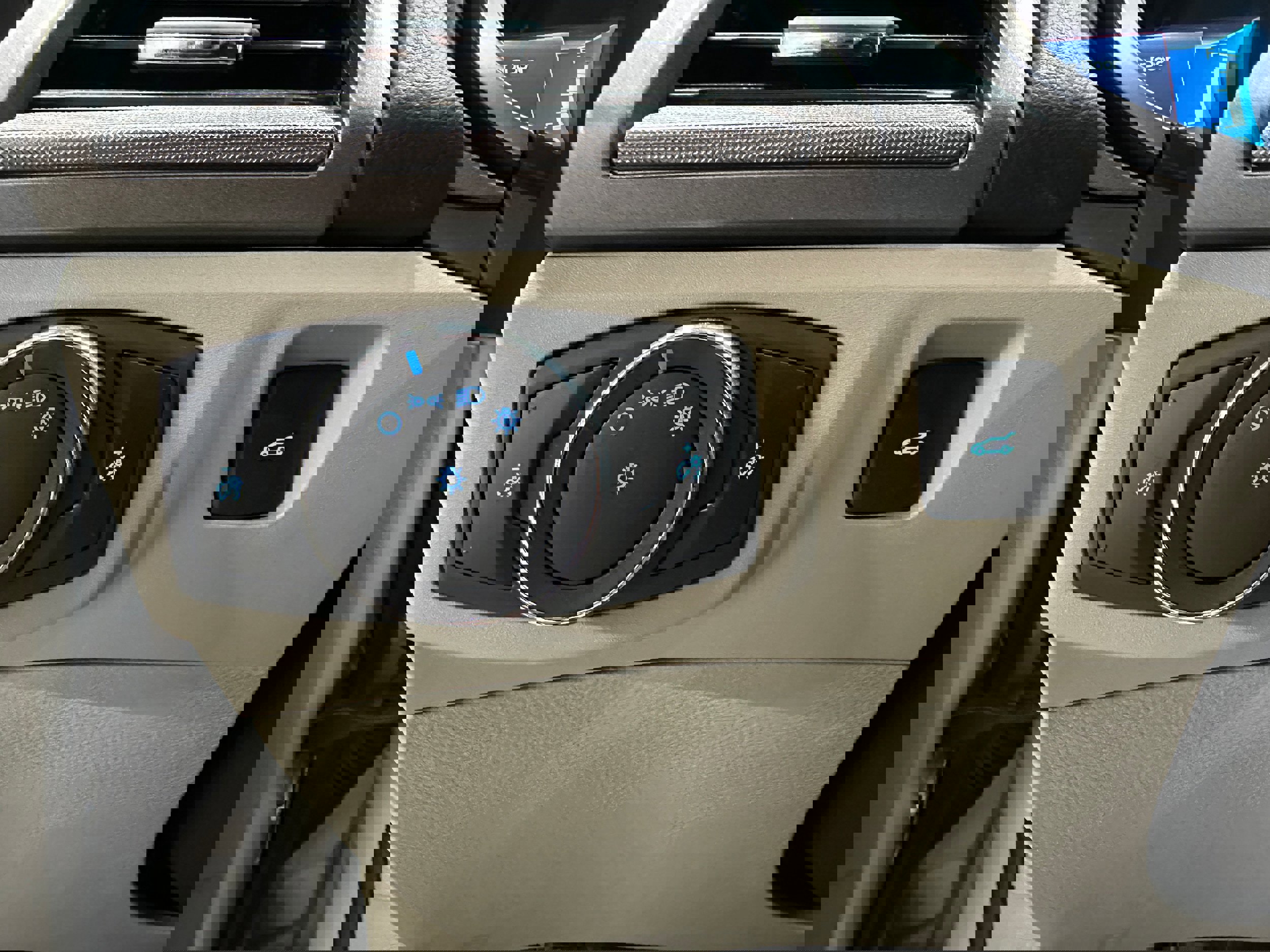 Certified 2019 Ford Fusion SE image 12