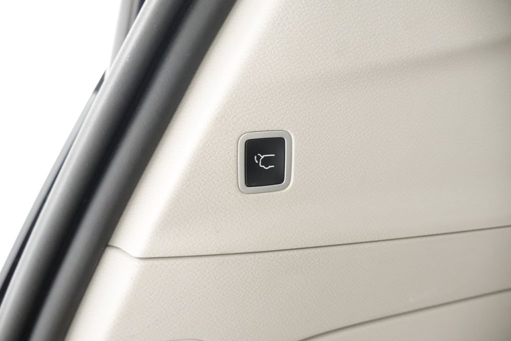 Certified 2023 Chrysler Pacifica Touring-L FWD image 21
