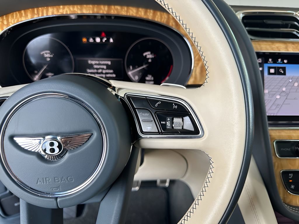 Used 2021 Bentley Bentayga image 20
