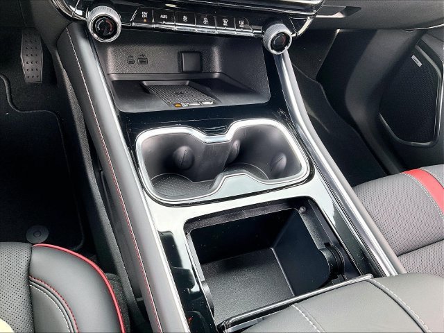 New 2027 Chevrolet Traverse RS AWD/4WD image 16