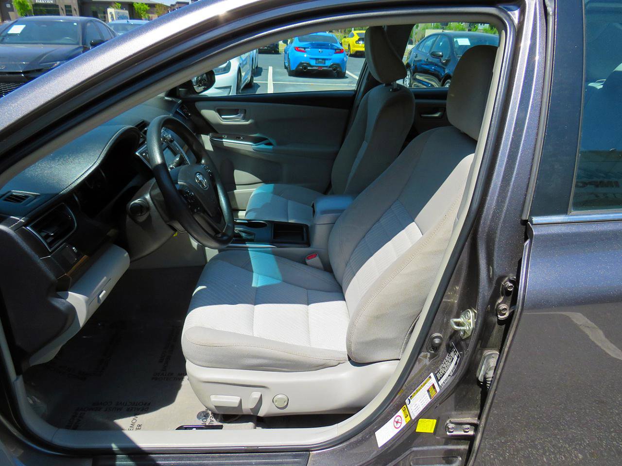 Used 2017 Toyota Camry LE FWD image 11