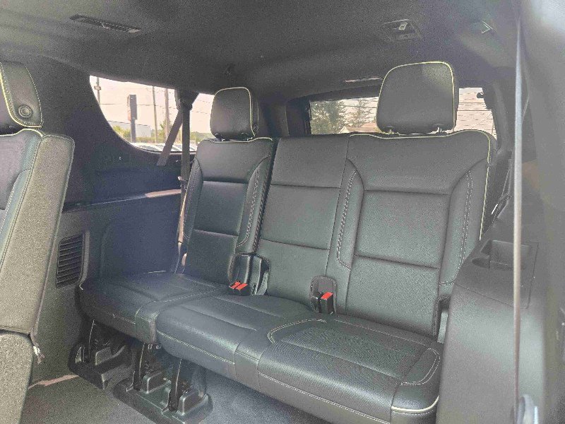 Used 2021 GMC Yukon XL SLT w/ SLT Premium Package image 12