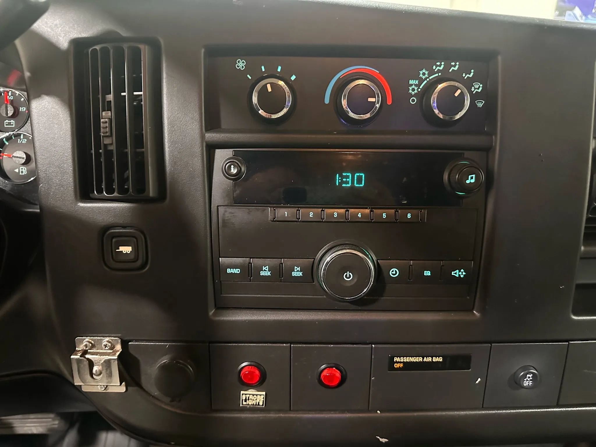 Used 2013 GMC Savana 1500 AWD image 37