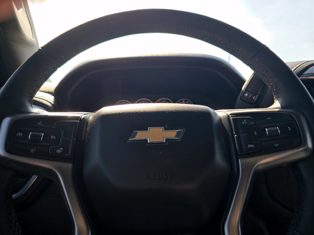 Used 2022 Chevrolet Silverado 1500 LT AWD/4WD image 22