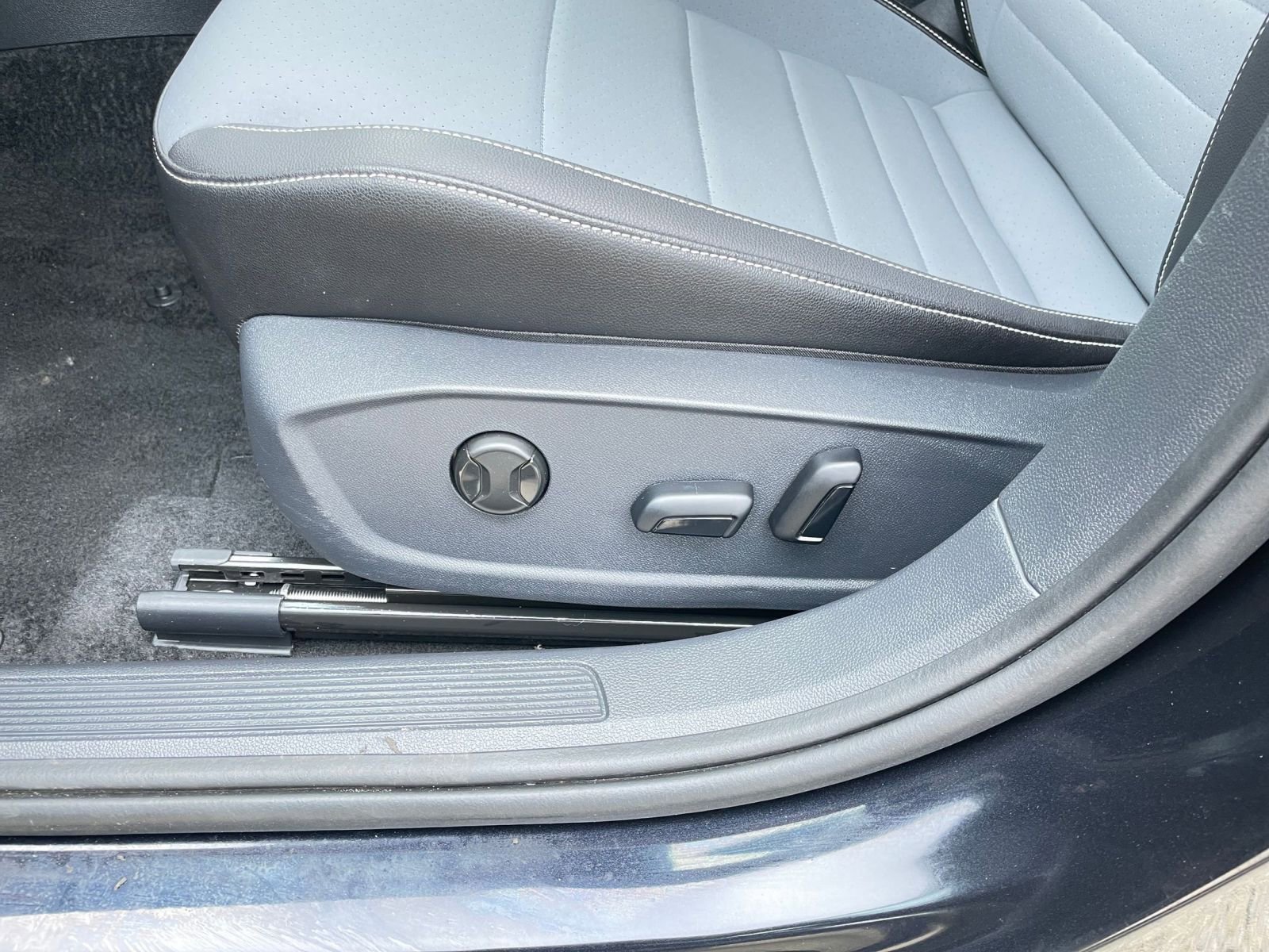 Used 2025 Volkswagen Jetta SE image 23