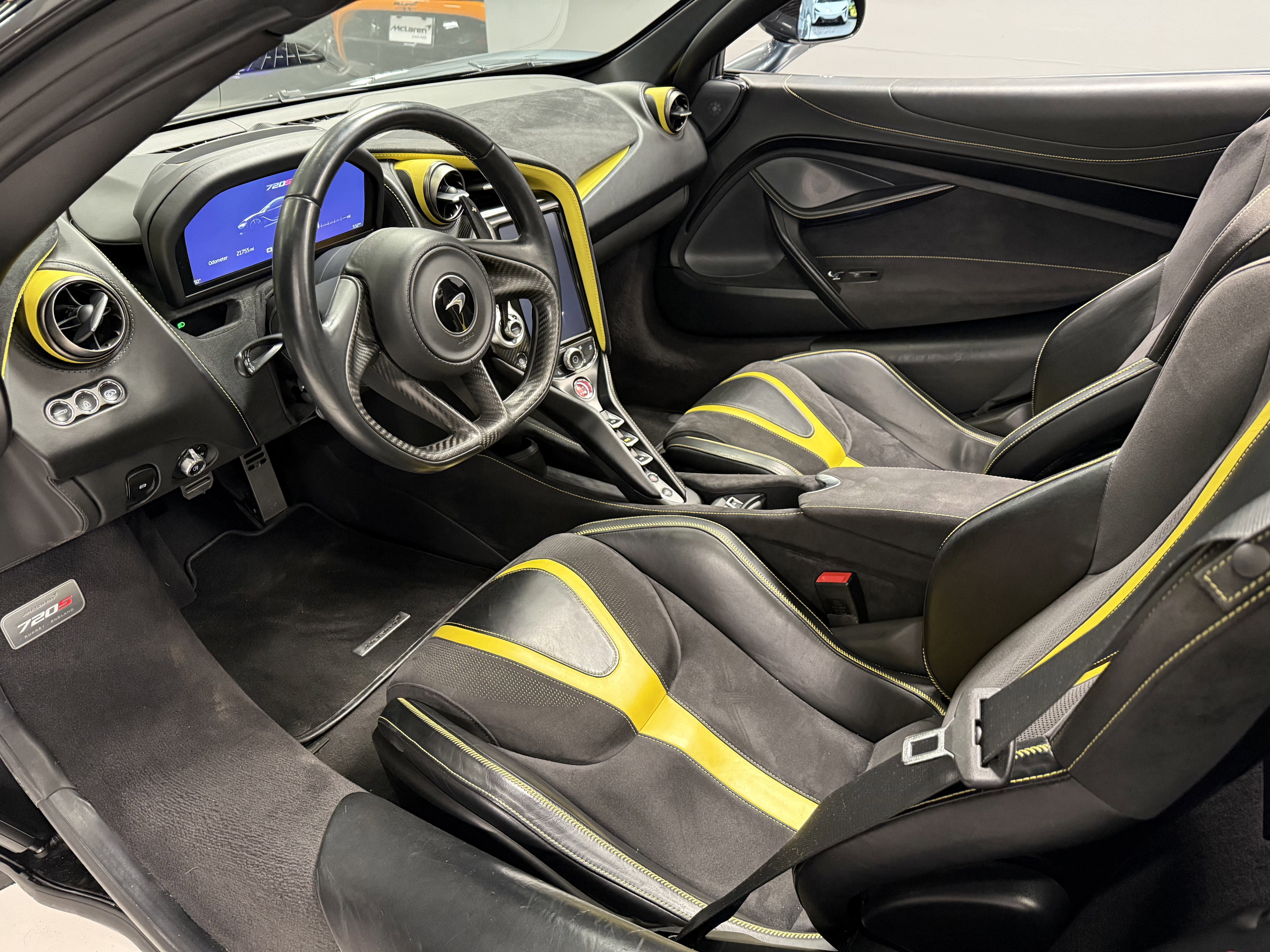Used 2020 McLaren 720S Spider image 9