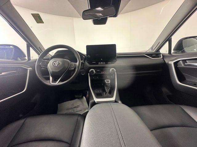 Used 2023 Toyota RAV4 XLE Premium image 17