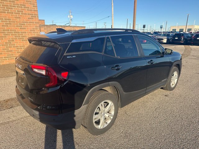 Used 2024 GMC Terrain SLE w/ Driver Convenience Package AWD/4WD image 3