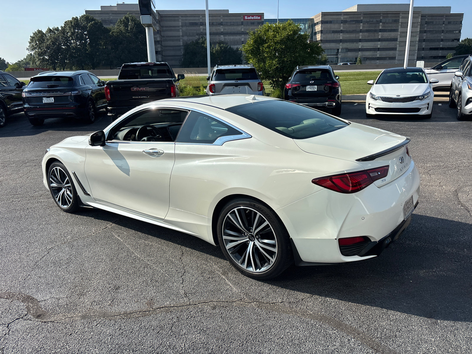 Used 2021 INFINITI Q60 3.0t Luxe w/ Essential Package AWD/4WD image 5