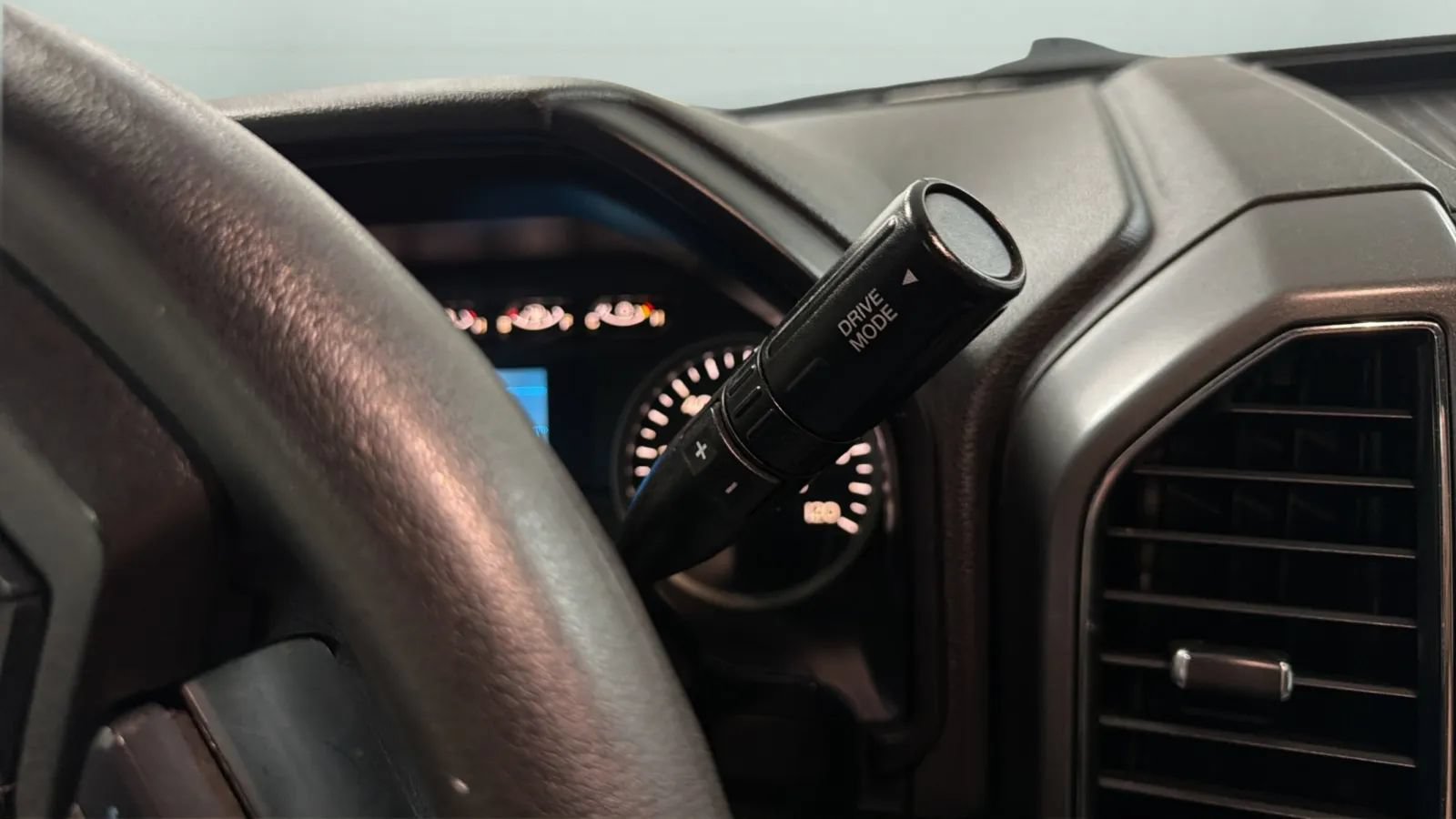 Used 2018 Ford F150 XLT AWD/4WD image 12