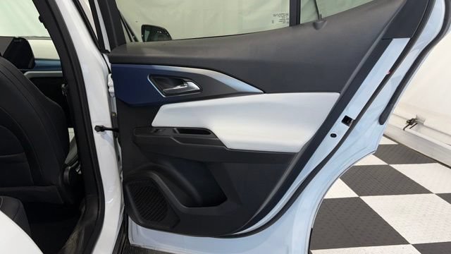 New 2025 Chevrolet Equinox EV LT FWD image 28