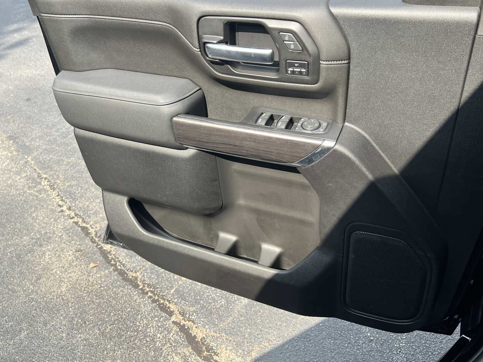 Used 2022 Chevrolet Silverado 2500 LTZ w/ LTZ Plus Package image 19
