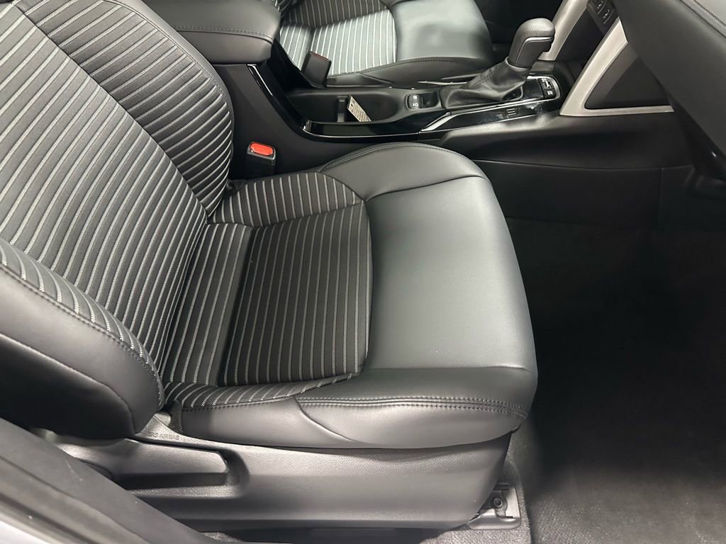 Used 2025 Toyota Corolla Cross XSE w/ Convenience Package image 59