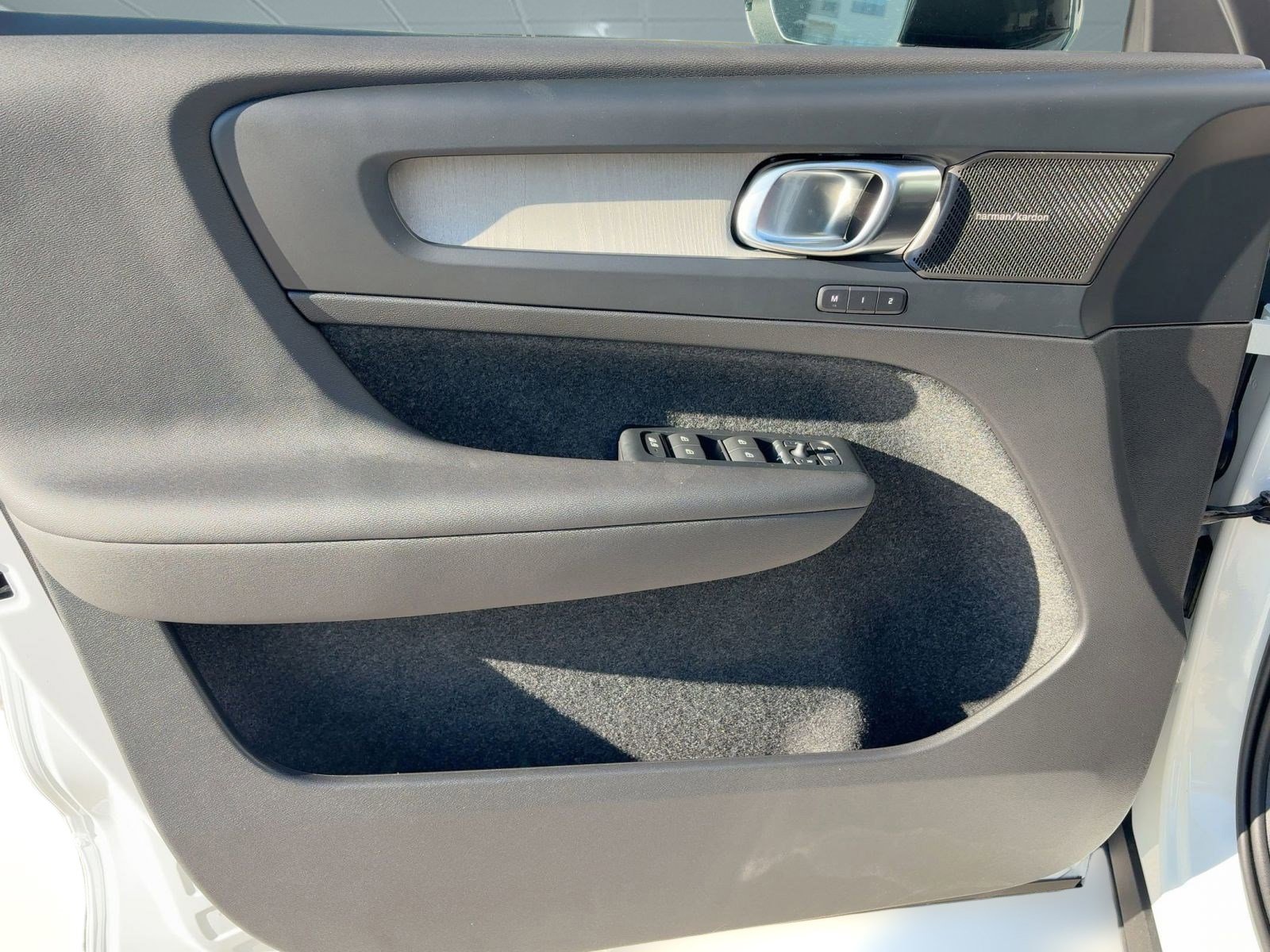 New 2026 Volvo XC40 B5 Ultra w/ Climate Package image 19