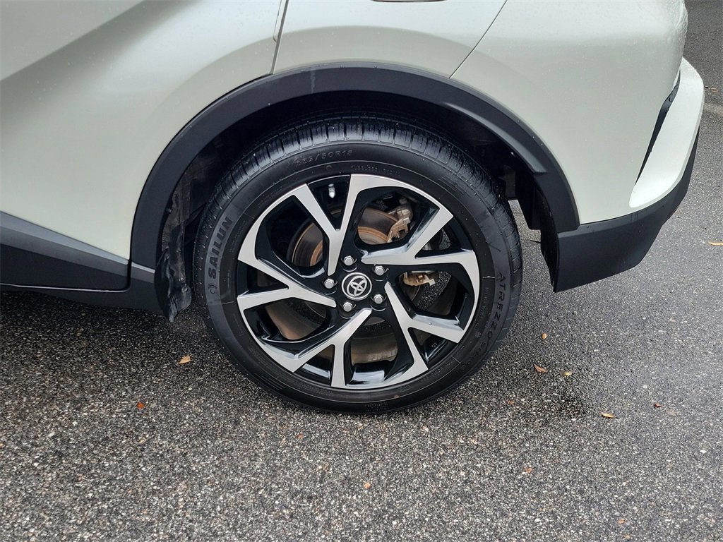 Used 2020 Toyota C-HR LE image 8