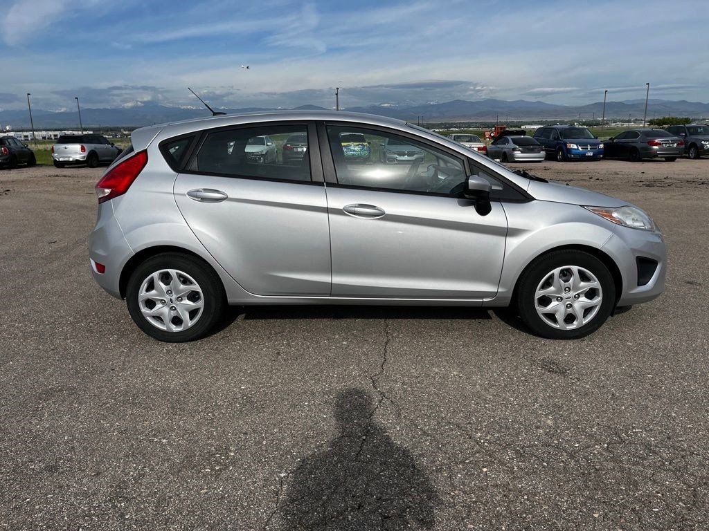 Used 2012 Ford Fiesta SE FWD image 4