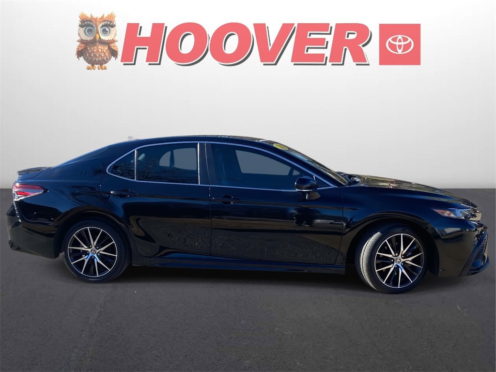 Used 2024 Toyota Camry SE image 2
