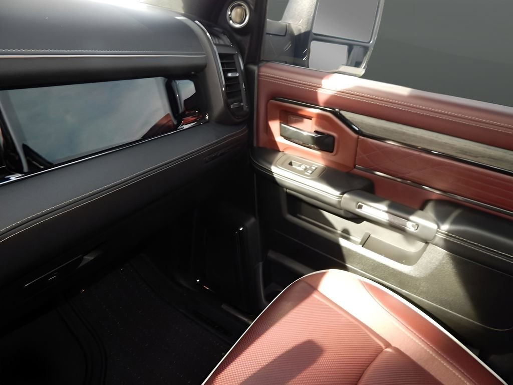 Used 2025 RAM 3500 Limited image 23