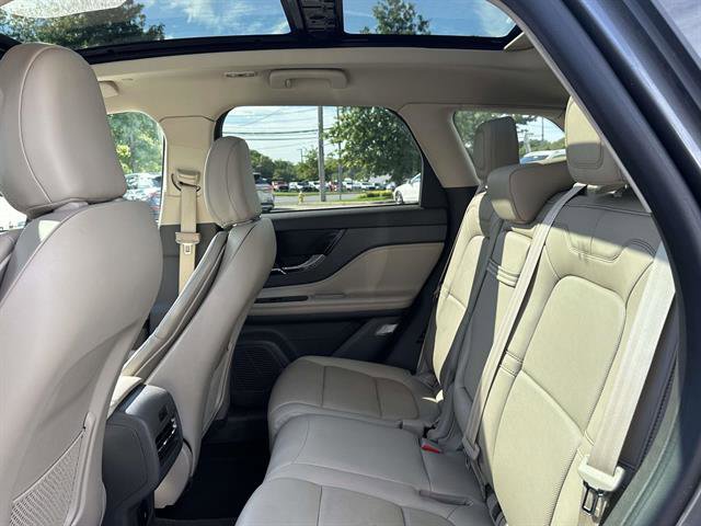 Used 2022 Lincoln Corsair AWD w/ Premium Package image 10