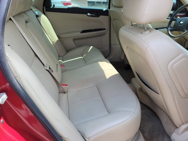 Used 2009 Chevrolet Impala LT w/ Luxury Edition Package FWD image 25
