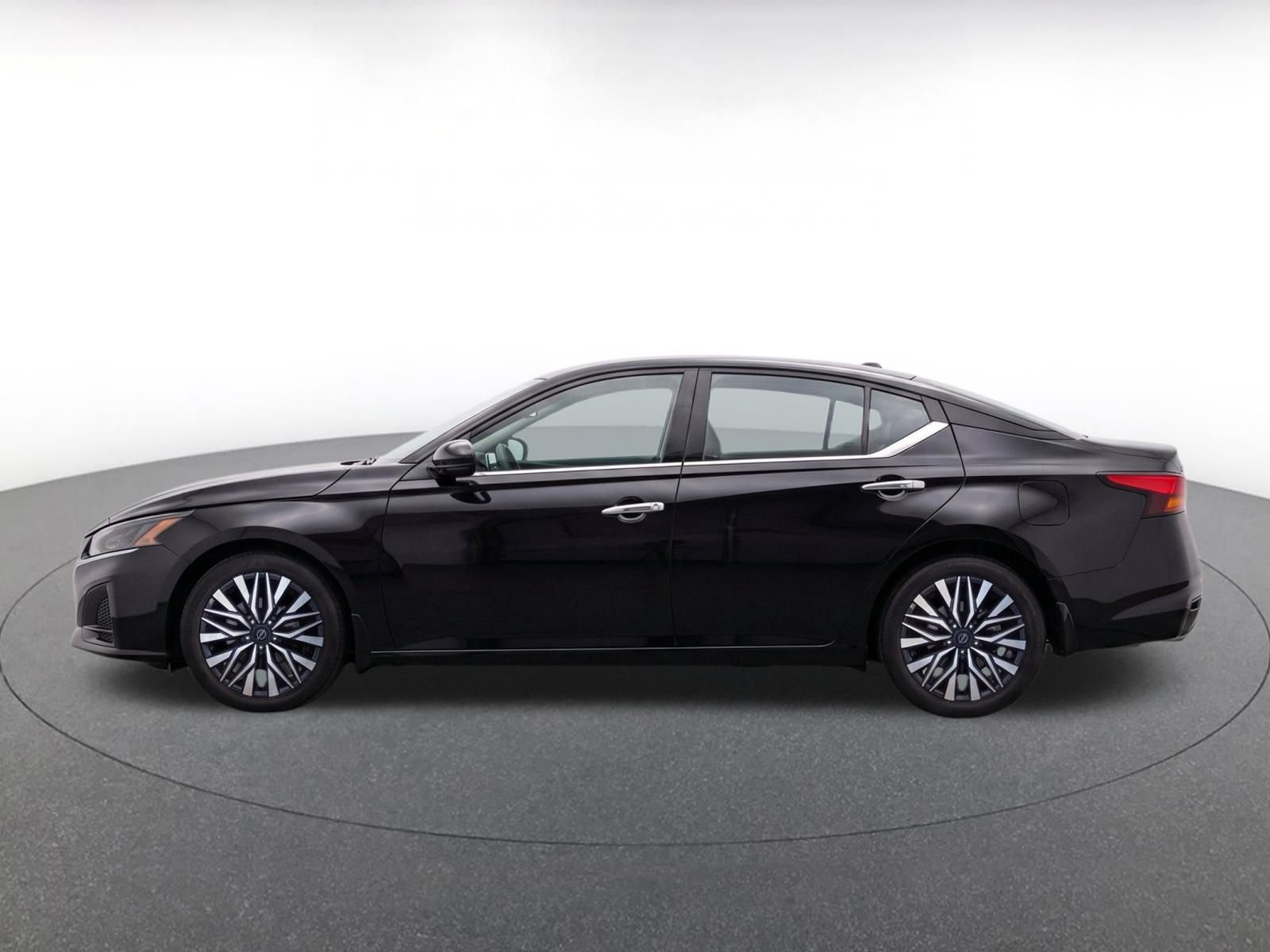 Used 2026 Nissan Altima 2.5 SV FWD image 4
