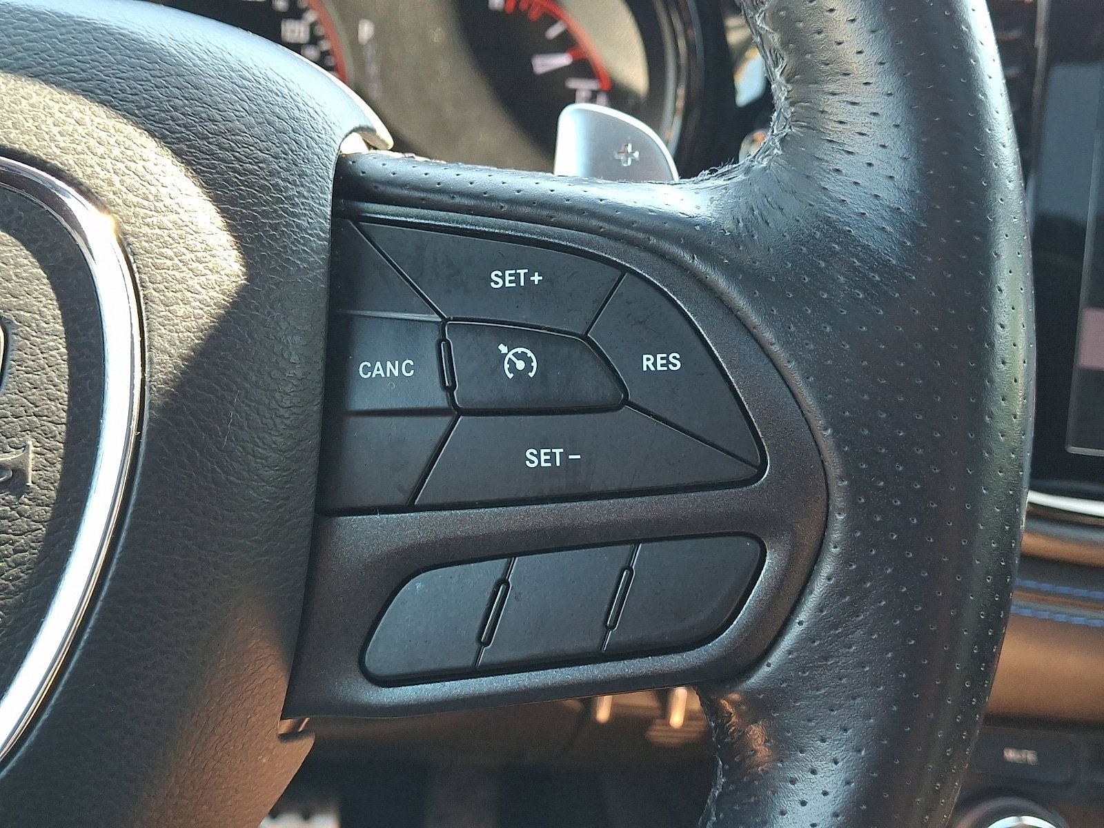 Used 2022 Dodge Durango R/T w/ Tow 'N Go Package AWD/4WD image 23