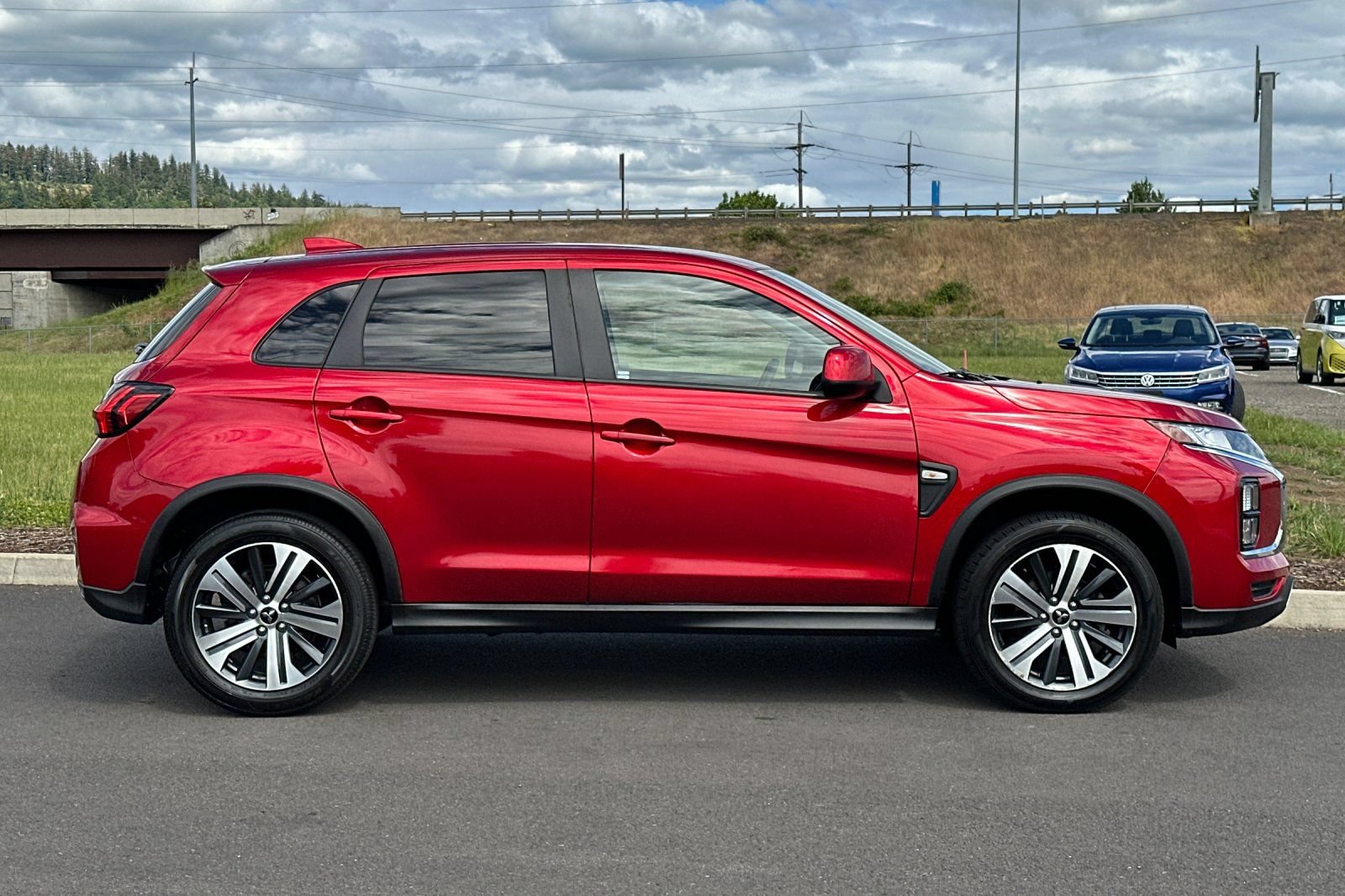 Used 2022 Mitsubishi Outlander Sport ES FWD image 2