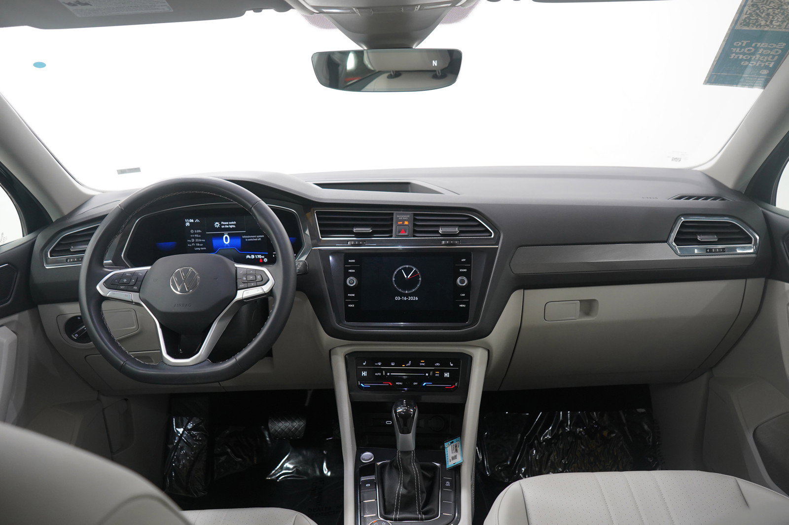 Used 2023 Volkswagen Tiguan SE AWD/4WD image 13