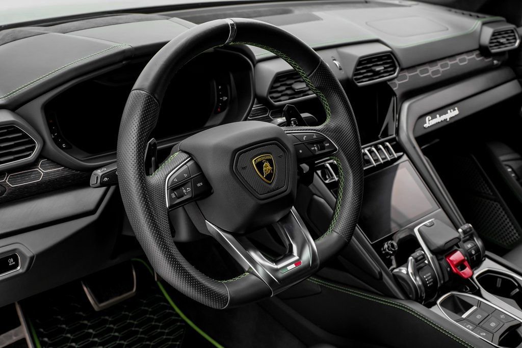 Used 2021 Lamborghini Urus image 12