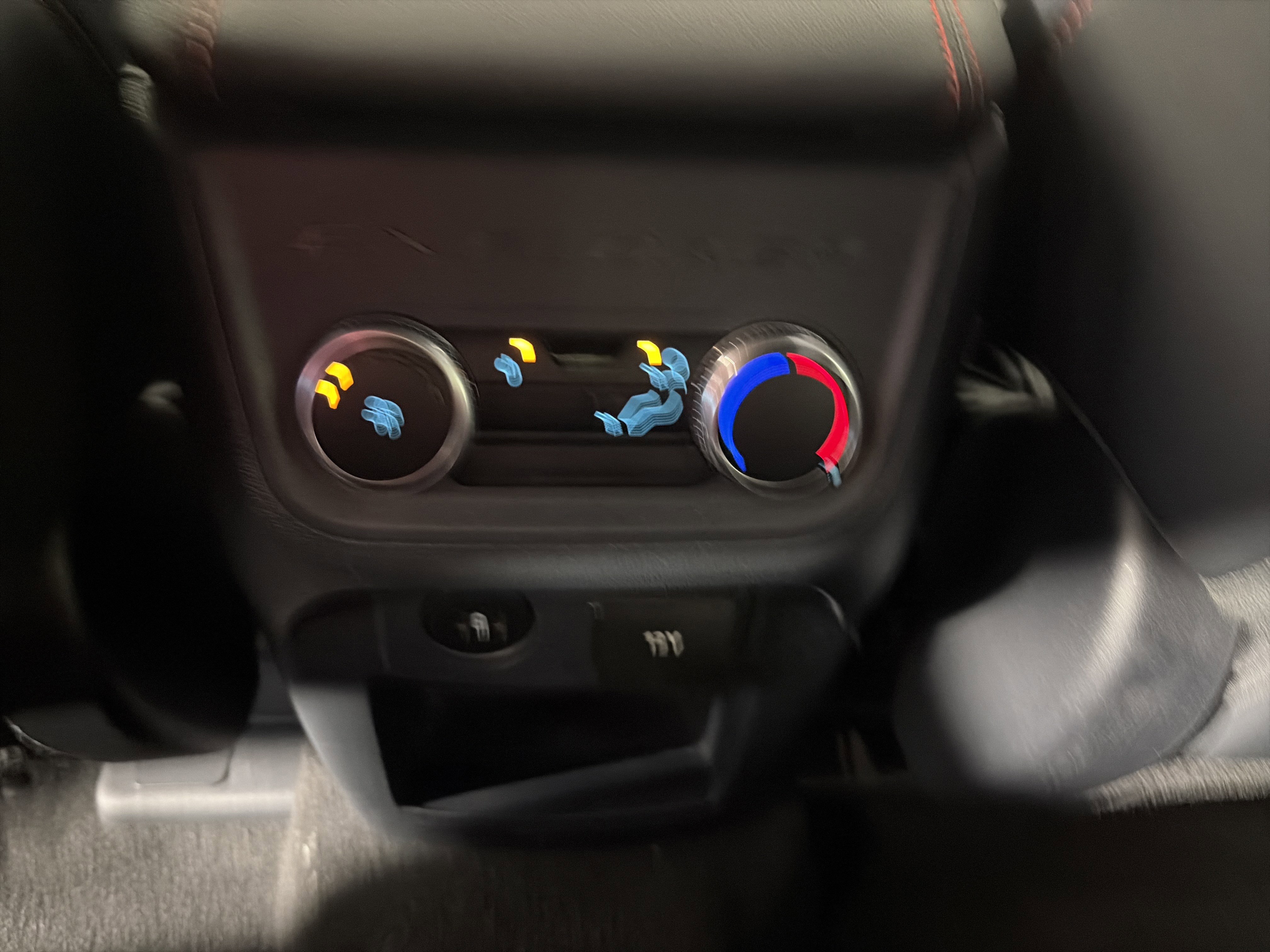 Used 2025 Ford Explorer ST-Line w/ ST-Line Street Pack image 39