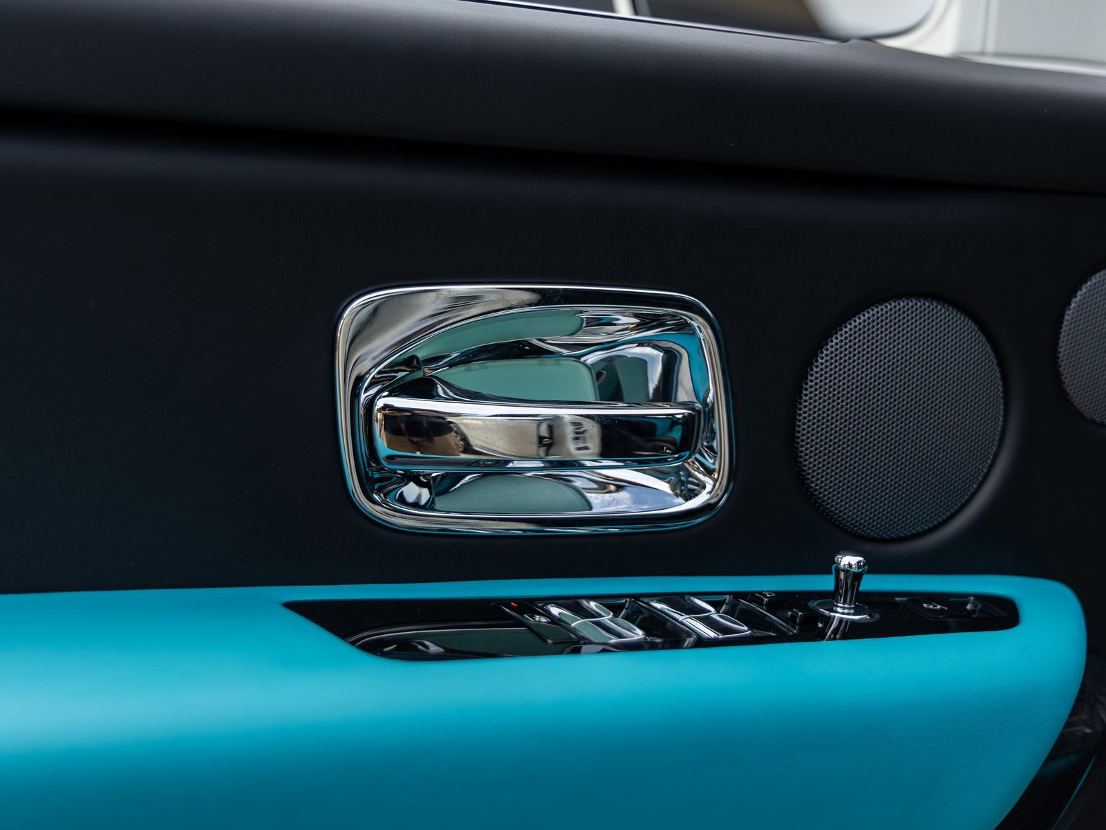 New 2026 Rolls-Royce Cullinan Black Badge image 26