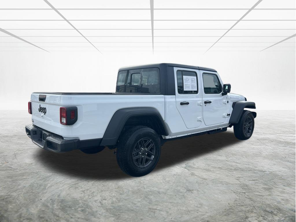 Used 2026 Jeep Gladiator Sport AWD/4WD image 4
