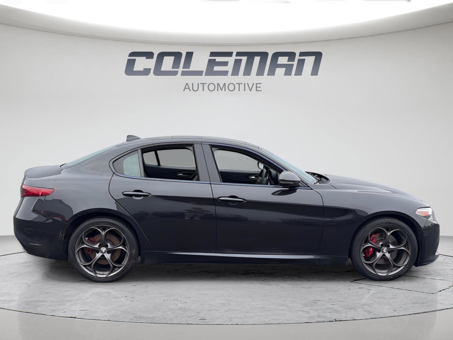 Used 2019 Alfa Romeo Giulia AWD image 10