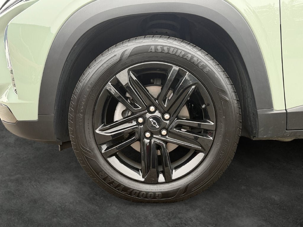 Used 2024 Chevrolet Trax ACTIV w/ Sunroof Package FWD image 5