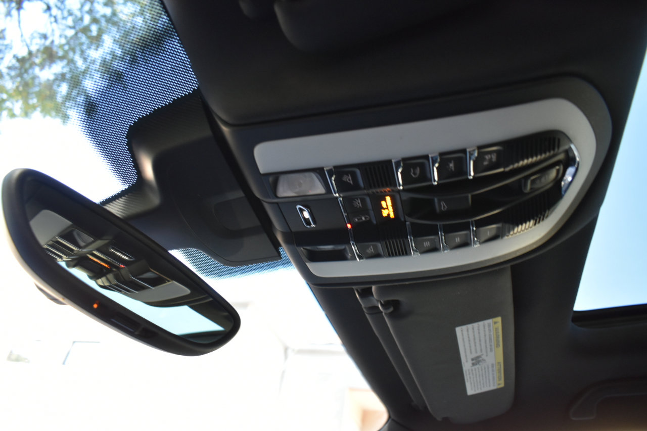 Used 2018 Porsche Cayenne Platinum Edition image 47