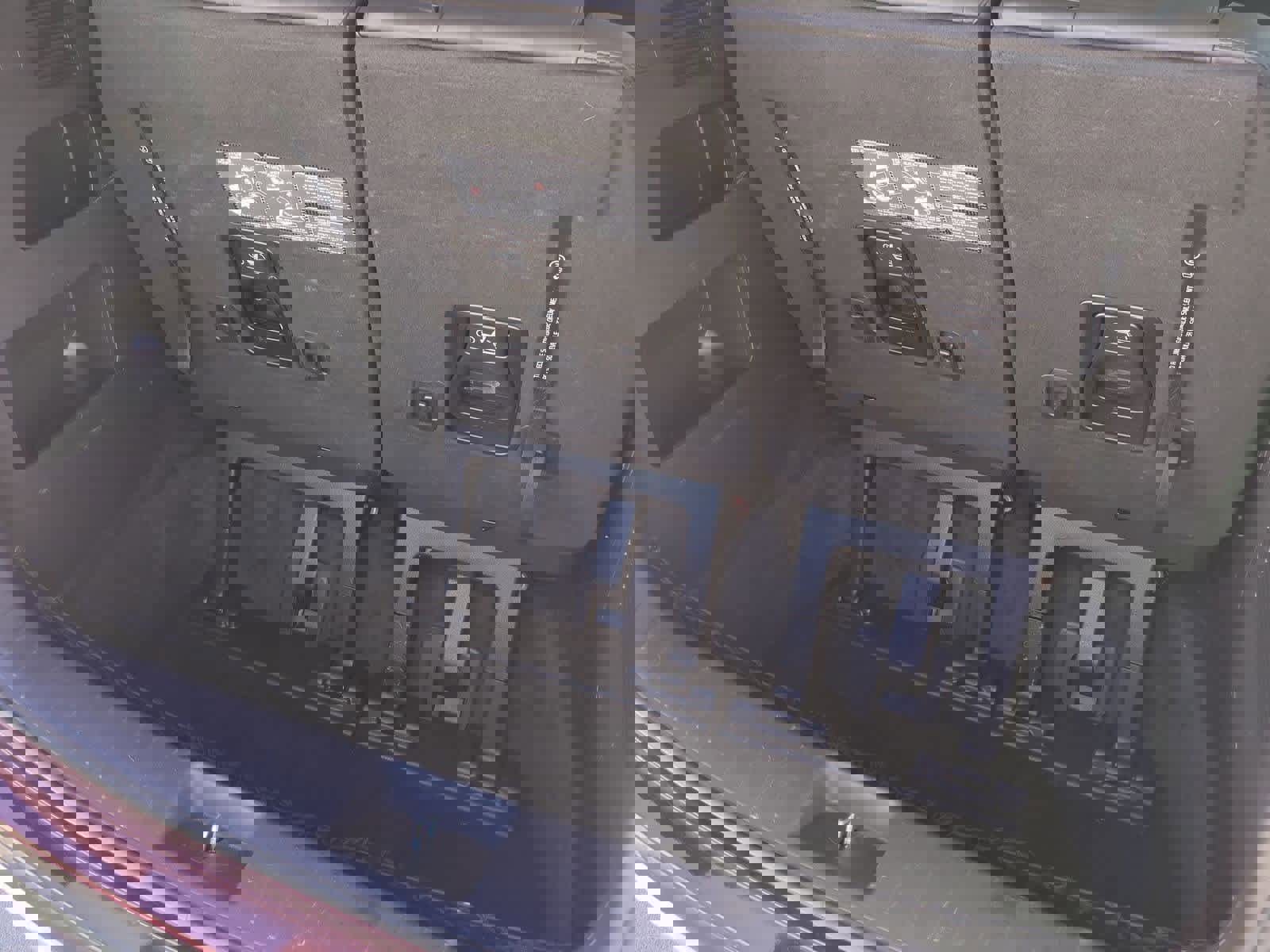 Certified 2023 Kia Carnival EX image 32