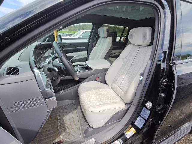 Used 2025 Cadillac Escalade IQ Sport 1 w/ Smart Trailering package AWD/4WD image 3