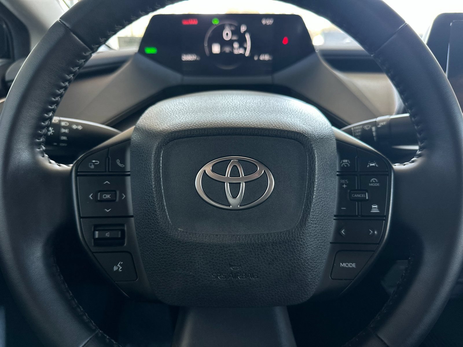 Used 2025 Toyota Prius LE FWD image 21