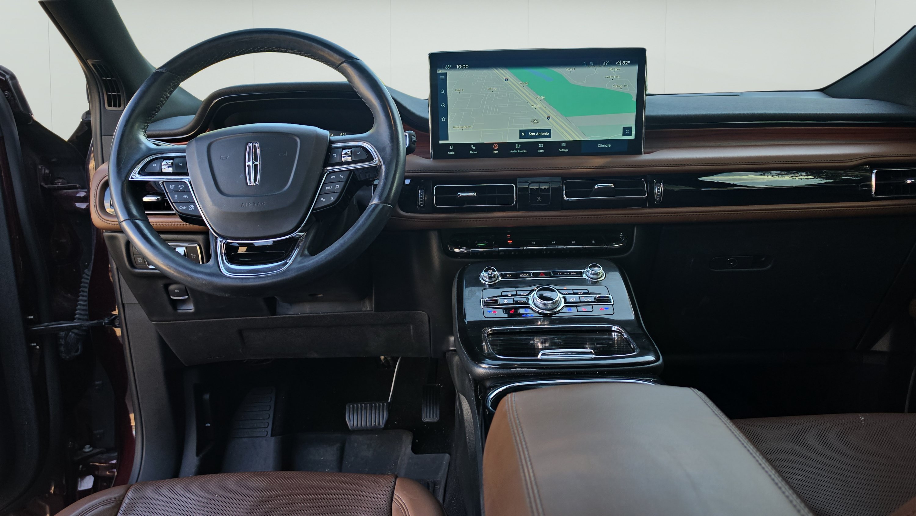 Used 2022 Lincoln Nautilus Reserve AWD/4WD image 23