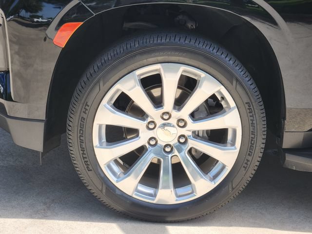 Used 2021 Chevrolet Suburban Premier w/ Premium Package RWD image 19