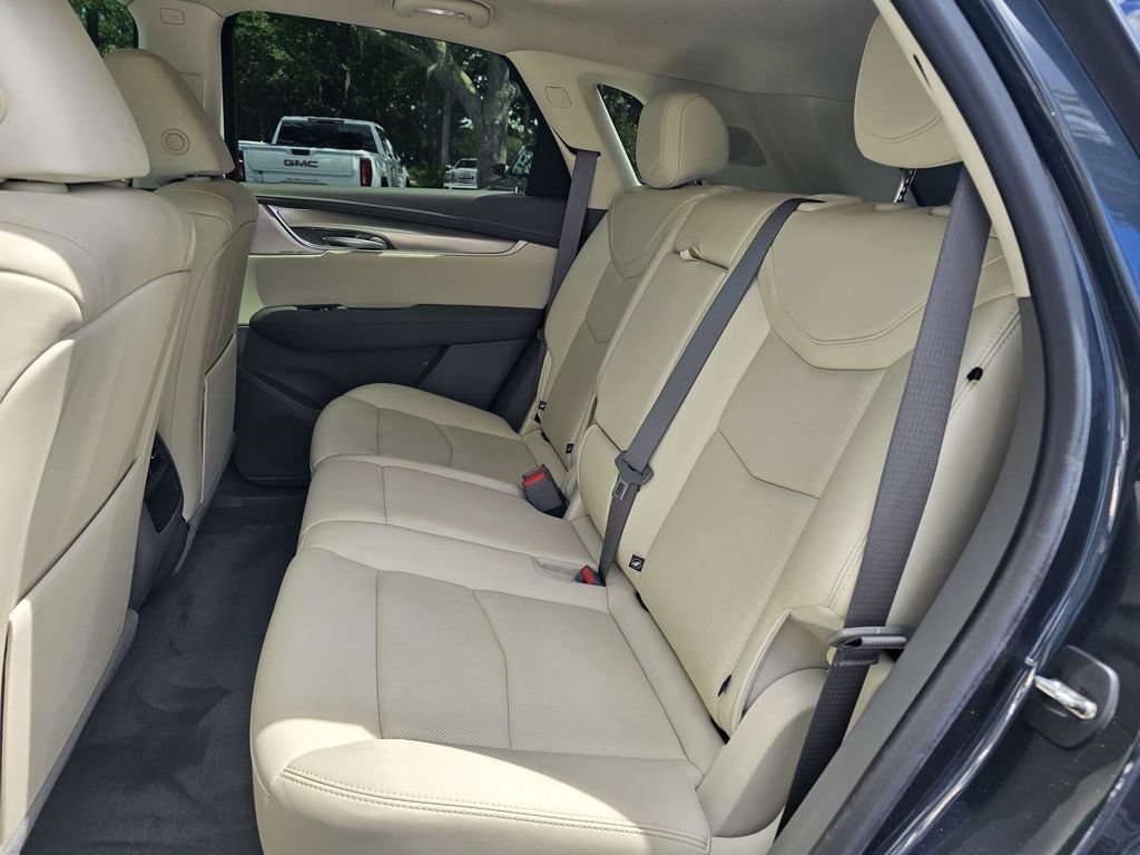 Used 2021 Cadillac XT5 Premium Luxury AWD/4WD image 17