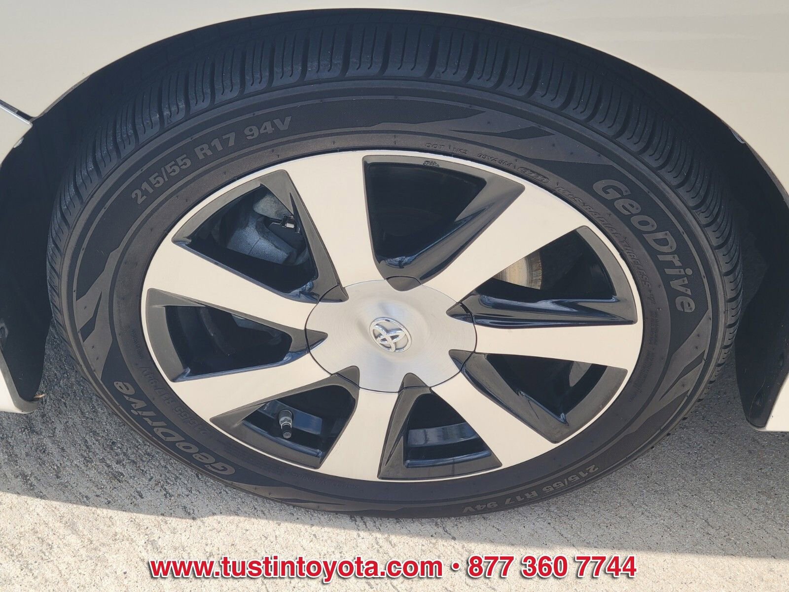 Certified 2019 Toyota Mirai Base image 9