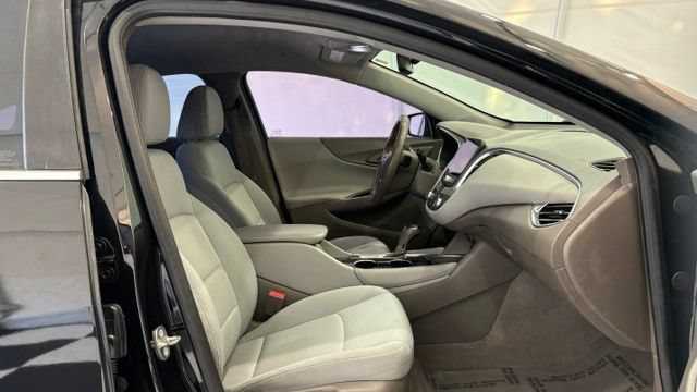 Used 2018 Chevrolet Malibu LT w/ Driver Confidence Package FWD image 20