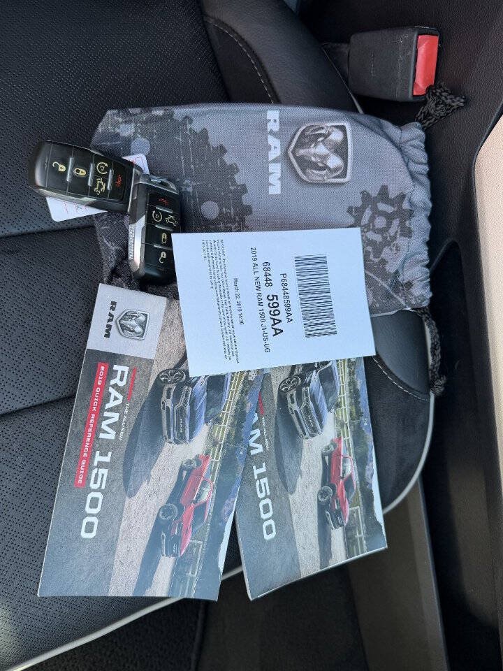 Used 2019 RAM 1500 Laramie w/ Sport Appearance Package AWD/4WD image 8