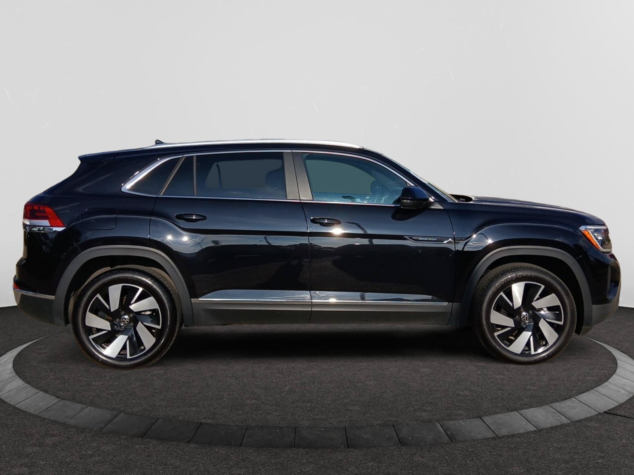 Certified 2025 Volkswagen Atlas Cross Sport SEL AWD/4WD image 8