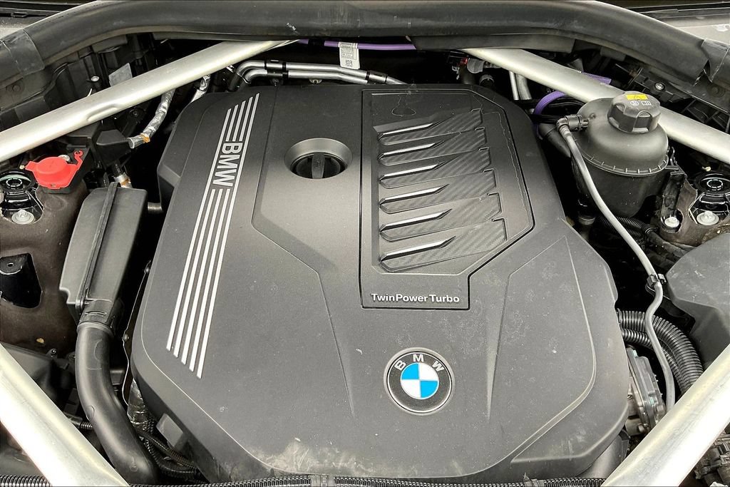 Used 2021 BMW X7 xDrive40i w/ M Sport Package AWD/4WD image 29